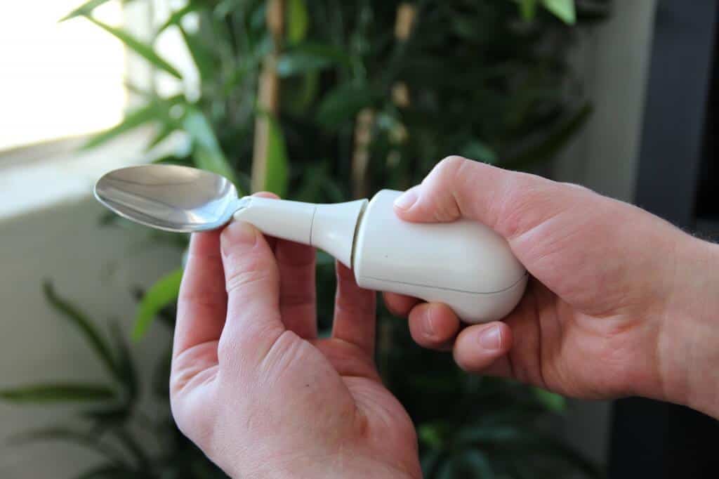 LiftWare Spoon Löffel Tremor Alterssimulationsanzug agesuit