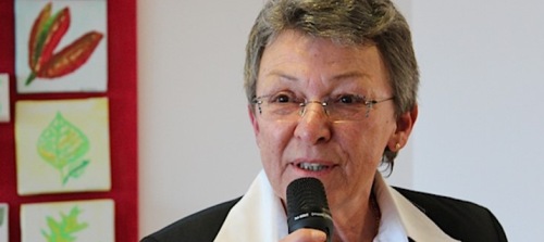 Denise Poos, Servior, empfiehlt den Alterssimulationsanzug AgeMan